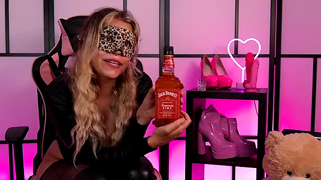Allys secret online show from July 7, 6:43 pm