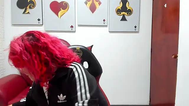 Salomeediaz  online show from December 13, 9:10 pm