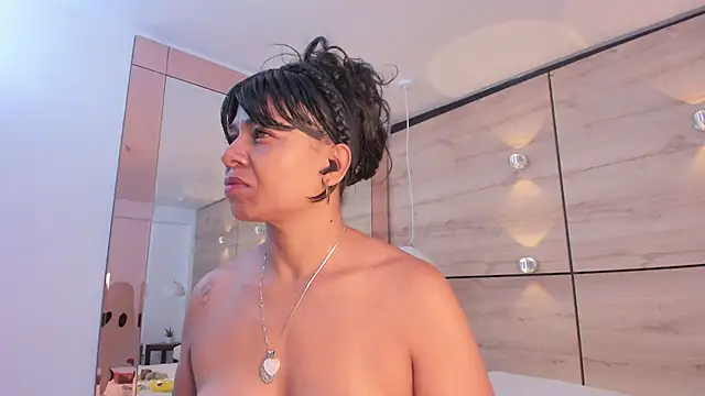 martina touss online show from November 4, 11:26 am