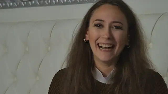 Snapshot of AliceMunro chatting on October 10, 7:30 pm AliceMunro online show from October 10, 7:30 pm