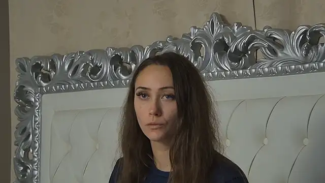 Snapshot of AliceMunro chatting on October 7, 7:07 pm AliceMunro online show from October 7, 7:07 pm