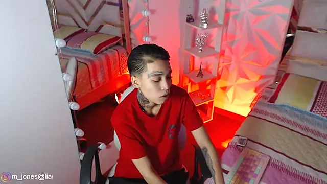 Jonesliam23 online show from April 9, 7:41 pm