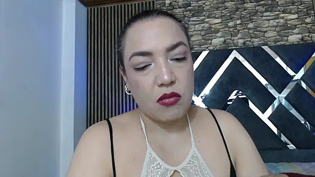 marie hss online show from December 15, 4:12 pm