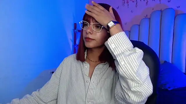 Snapshot of peyton_golden1 chatting on October 12, 3:31 am peyton golden1 online show from October 12, 3:31 am