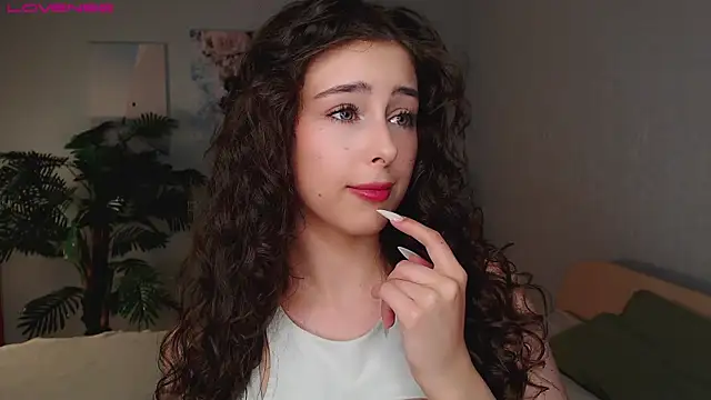 Snapshot of cosmosbaby chatting on October 9, 11:14 am cosmosbaby online show from October 9, 11:14 am