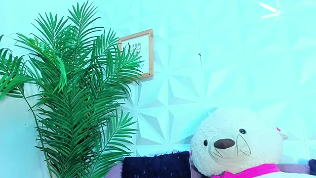 Briyit Doll online show from October 1, 9:31 pm