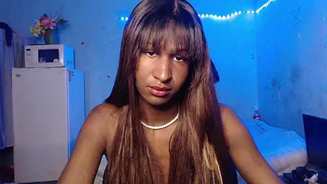 Snapshot of Angell_Dustt_ chatting on October 23, 6:58 pm Angell Dustt online show from October 23, 6:58 pm