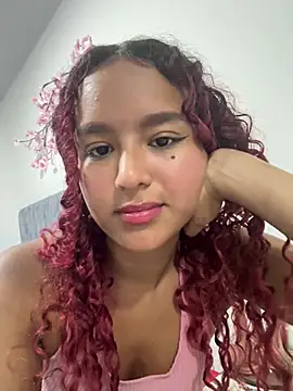 Sophiee Velvet online show from April 1, 1:06 am