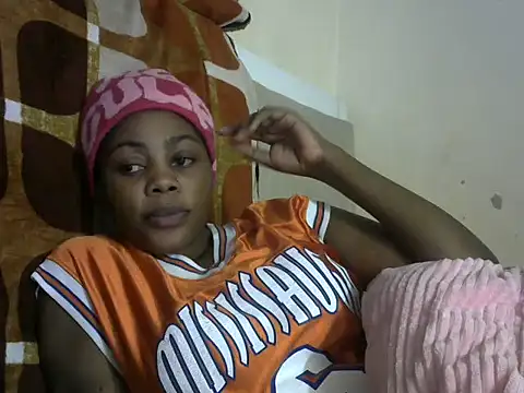 Snapshot of sweetgirlDora chatting on September 17, 4:38 pm sweetgirlDora online show from September 17, 4:38 pm