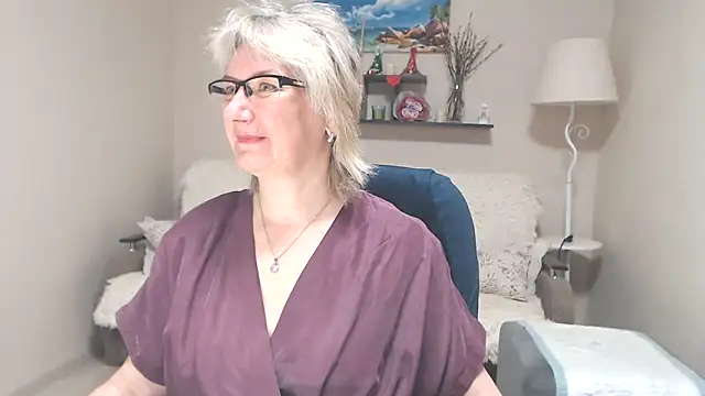 FleurMays online show from May 30, 4:32 am
