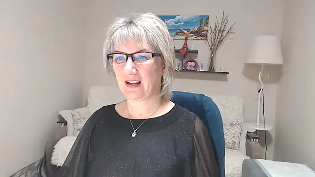 FleurMays online show from November 8, 5:01 am