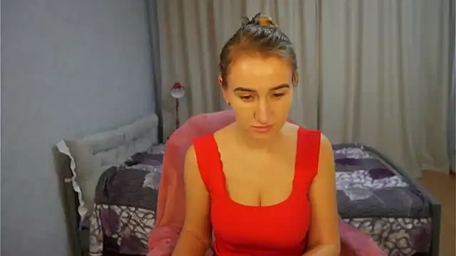 Sophiloren online show from December 18, 11:15 am