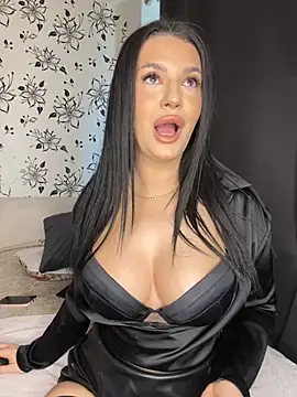 Nefera De Nile online show from February 3, 7:35 am