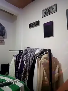 Lunita 5 online show from April 9, 8:47 pm