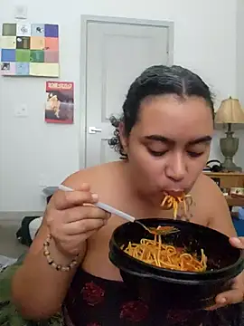 cinnaminnie online show from July 13, 7:14 pm