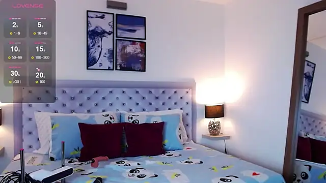 sarascottt online show from November 21, 5:15 pm