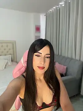 itsmadely online show from August 6, 9:22 pm