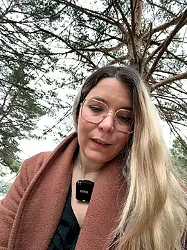 EmyLana online show from March 7, 7:37 am