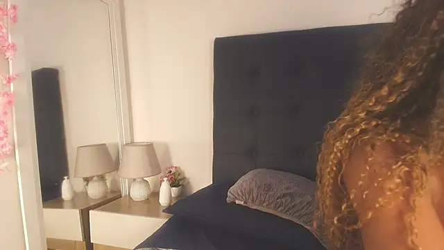 Evelonga 707 online show from March 28, 7:24 pm