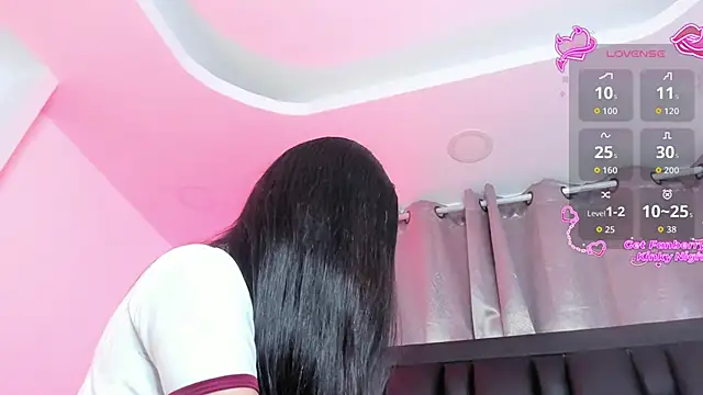 SaraRoy  online show from March 15, 6:10 pm