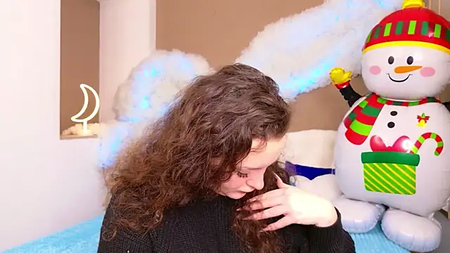 GloriNichols online show from December 15, 6:18 am