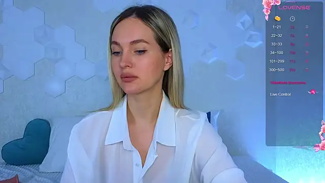 Lynna Sparks online show from November 25, 3:09 am