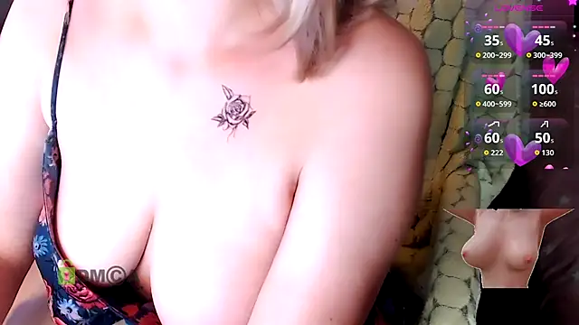 Snapshot of _-Luna-_ chatting on September 18, 12:26 pm  -Luna-  online show from September 18, 12:26 pm