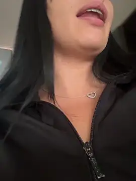 Sara luna  online show from April 7, 6:21 pm