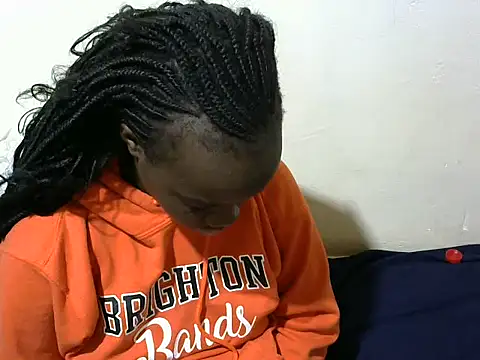 Snapshot of Thicky_kyla chatting on October 22, 7:52 pm Thicky kyla online show from October 22, 7:52 pm
