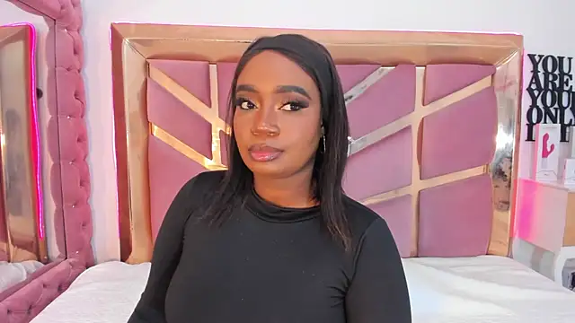 Britanymooree online show from April 17, 9:50 pm