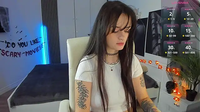 Snapshot of SashaSunlight chatting on October 24, 1:29 pm SashaSunlight online show from October 24, 1:29 pm