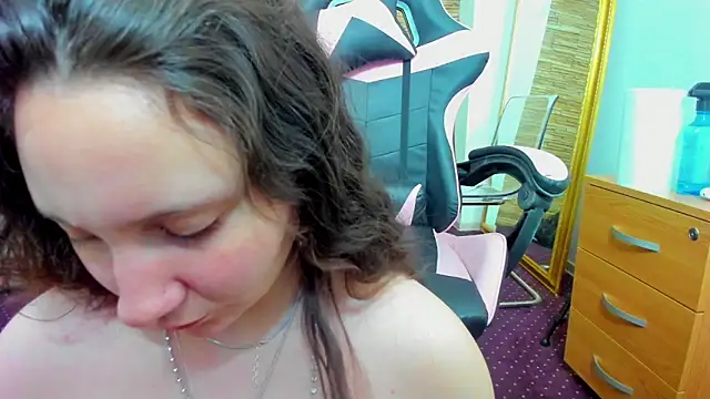 AishaRouhi online show from January 18, 5:26 am