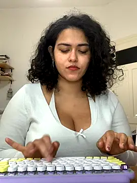 Curvydesifromgermany online show from September 11, 12:16 pm