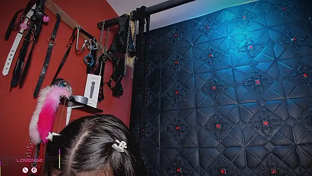 annavi  online show from March 19, 7:40 pm