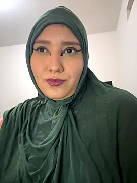 hannahayat online show from October 3, 9:20 pm