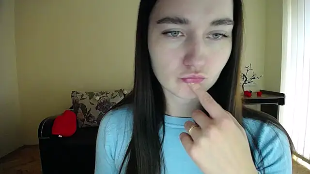 Pretty shy online show from October 5, 9:36 am