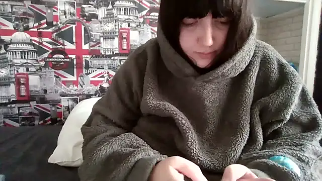 Lynylou online show from September 25, 11:31 am