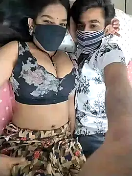 hottiess69 online show from April 17, 6:43 pm