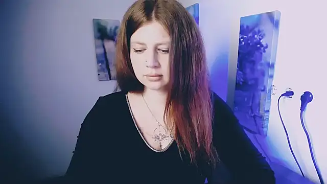 Lizzy Love online show from April 16, 6:51 pm