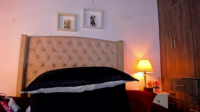 allisson m online show from April 10, 12:11 pm