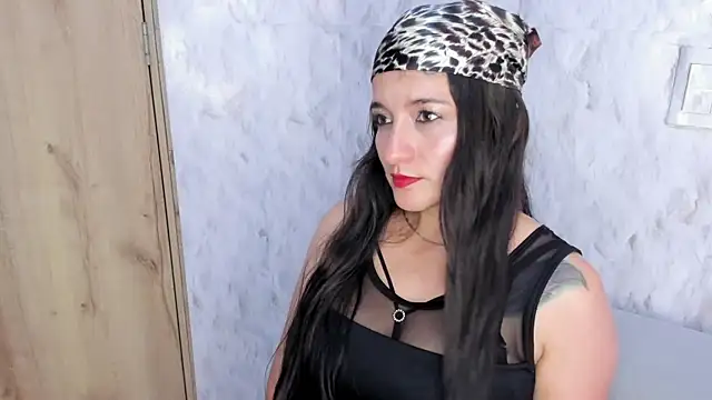 Emelyross  online show from November 22, 1:52 am