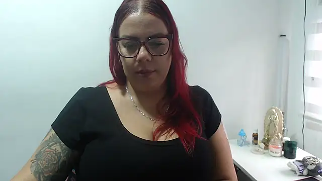 Rebecagiraut online show from November 27, 1:14 pm