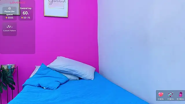 yourcuteneighbourr online show from October 4, 3:45 am