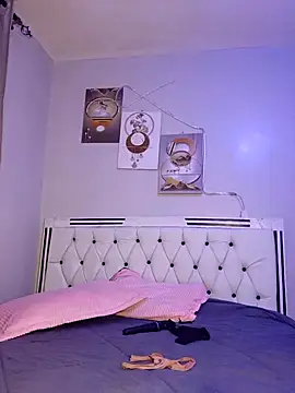 Yoyo   online show from November 2, 8:01 pm