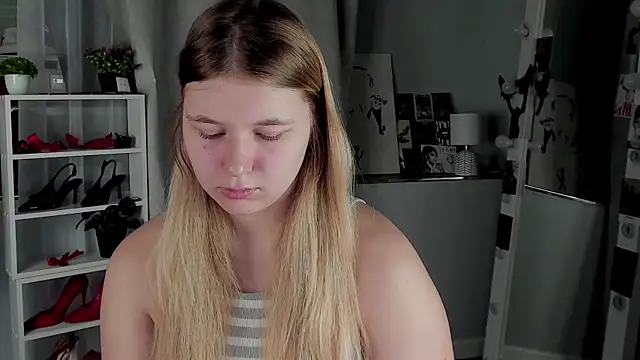 Rebecca Kelly online show from November 5, 2:39 am