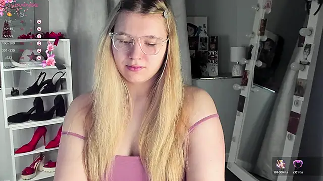 Rebecca Kelly online show from February 16, 2:44 am