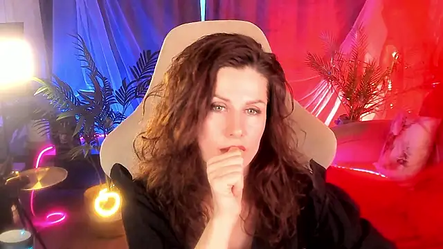 April o Nill online show from March 16, 2:43 pm