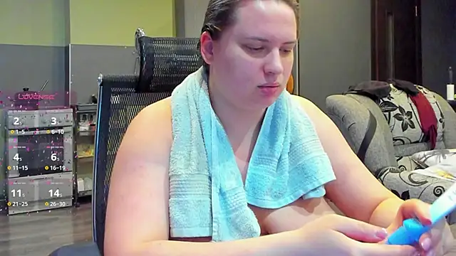 1lindsey1 online show from October 7, 7:40 pm