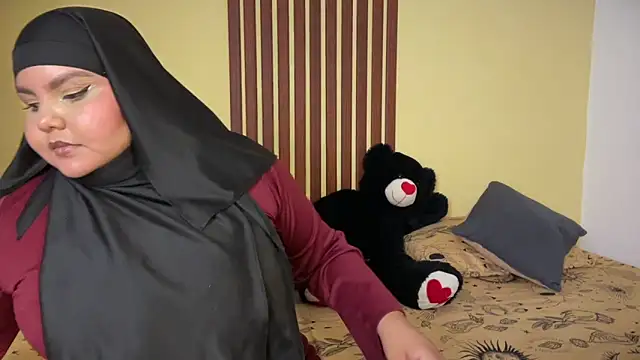  Shara Handal  online show from April 14, 8:47 am