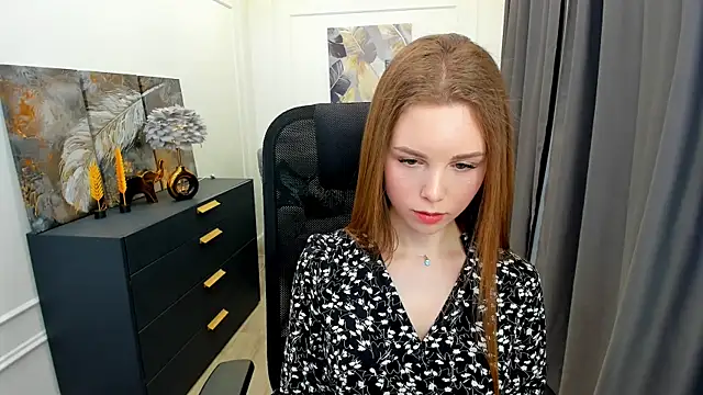 MileyWings online show from March 26, 11:45 am